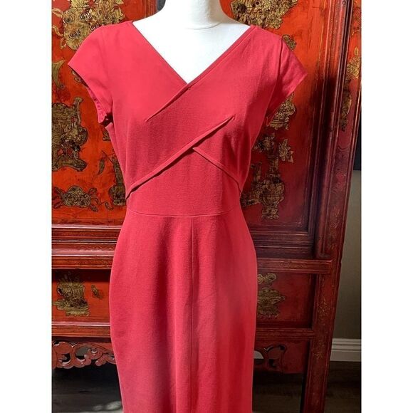 Classiques Entier Dresses & Skirts - Classiques Entier Red V-Neck Zip Back Dress - 6P